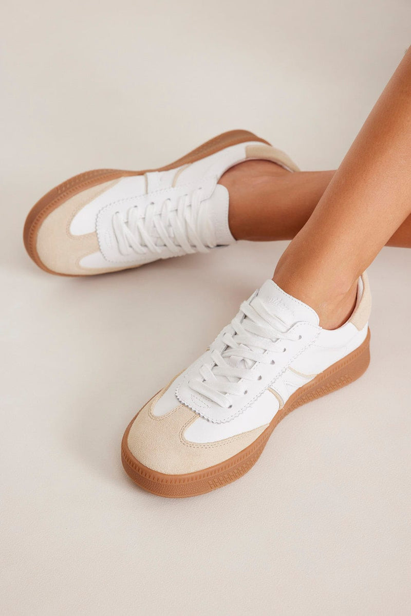 סניקרס A-לבן/בז'