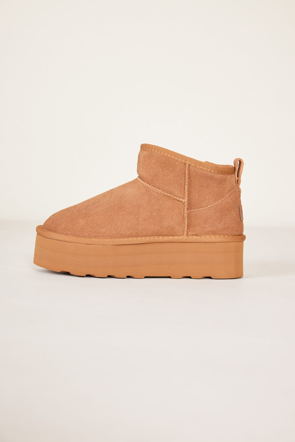 מגפוני פרווה - Karen-קאמל