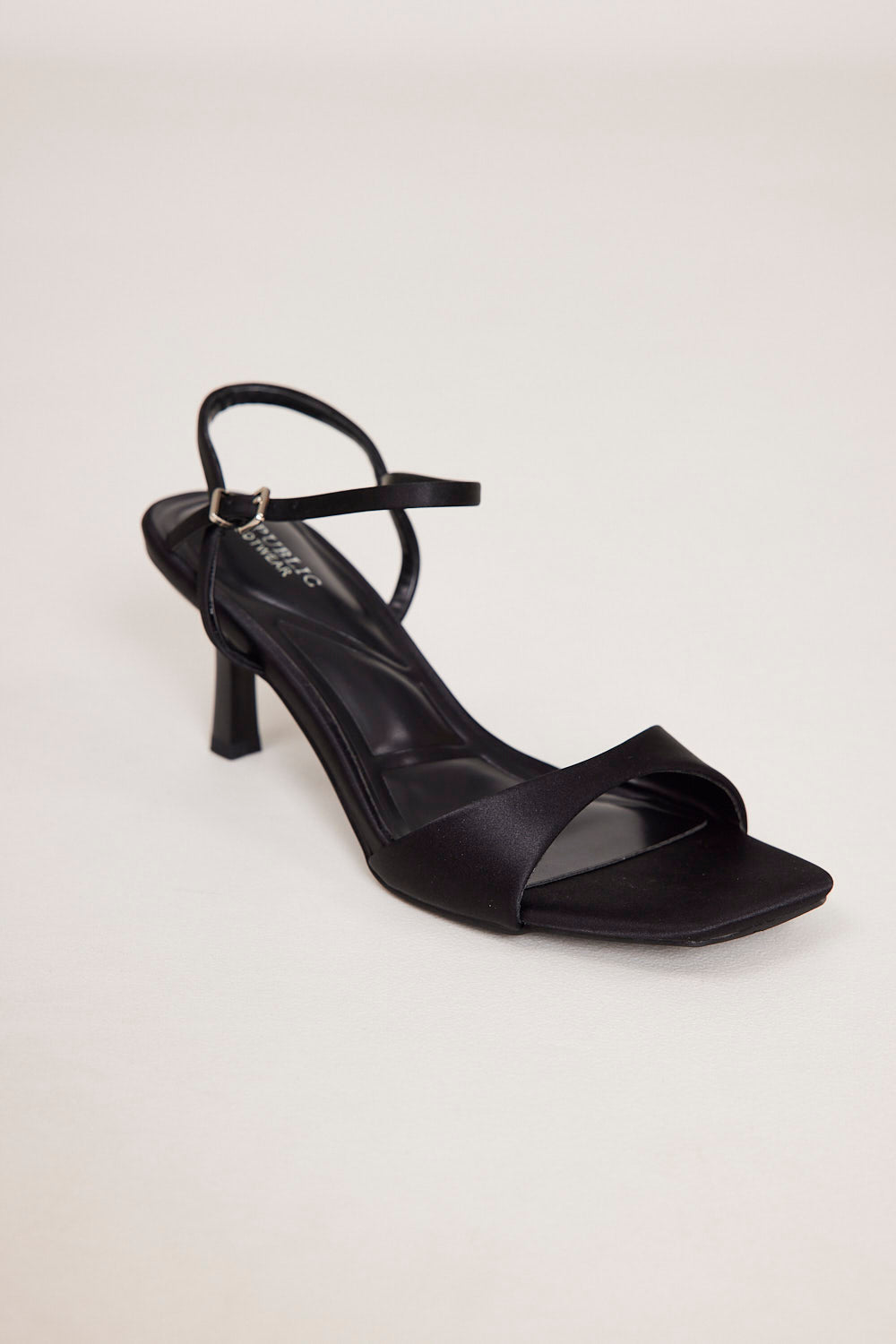 סנדלי עקב - Kley 10-שחור סאטן