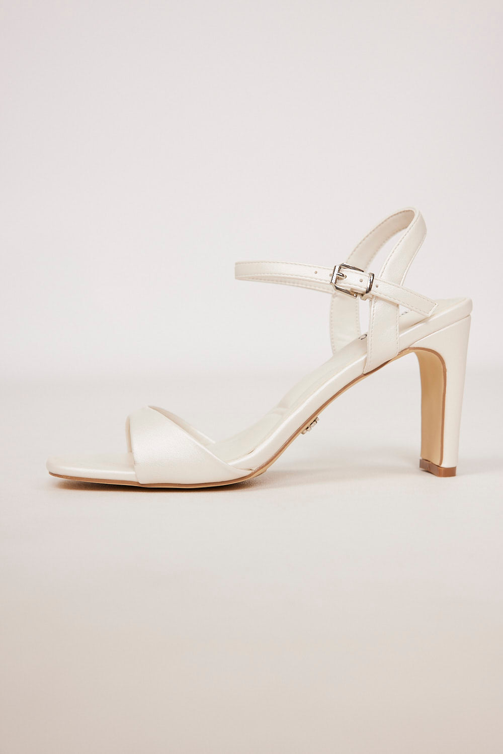 סנדלי עקב - Miran 3-קרם לבן