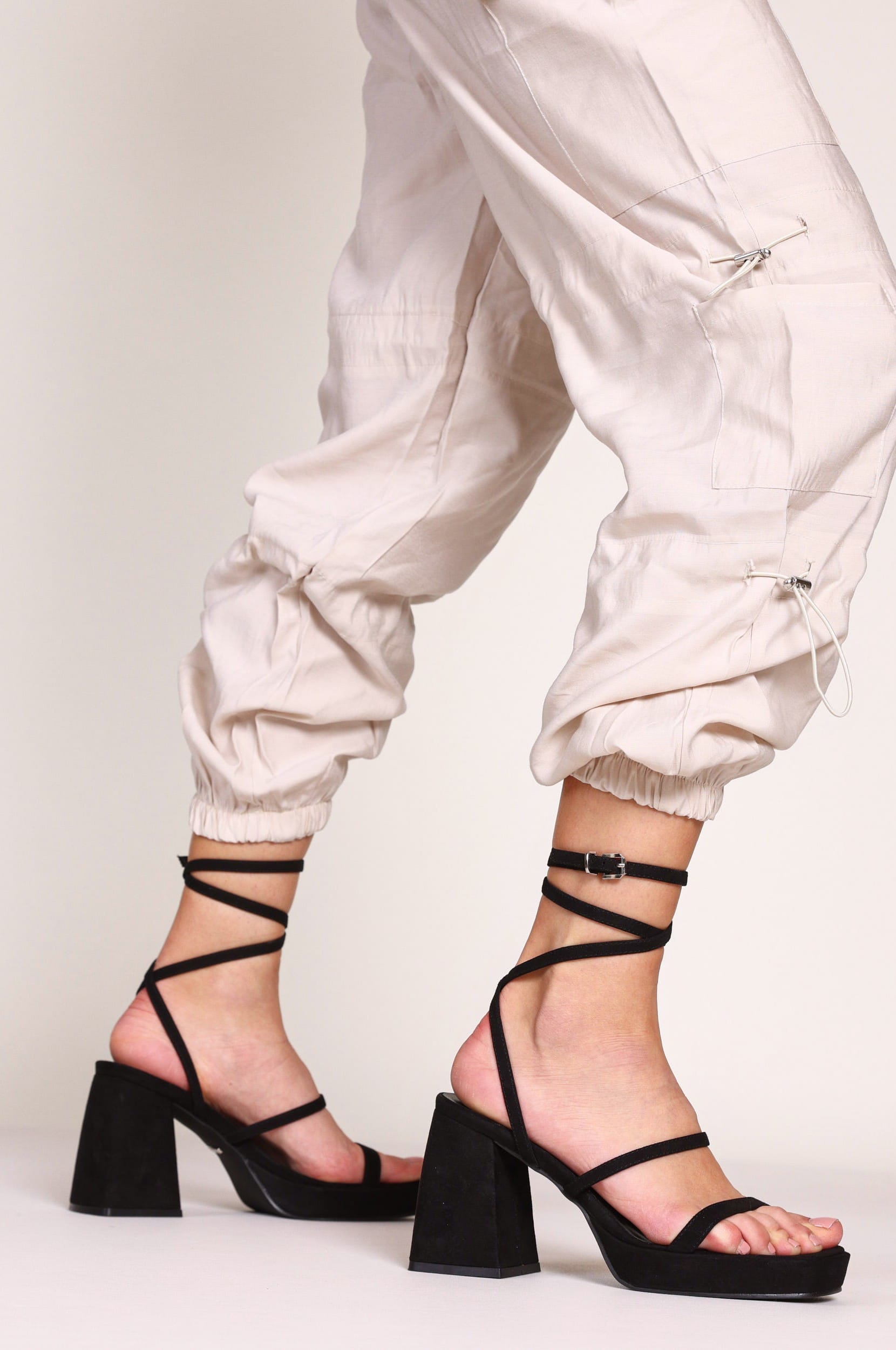 Talia 1 Black Sw (3)