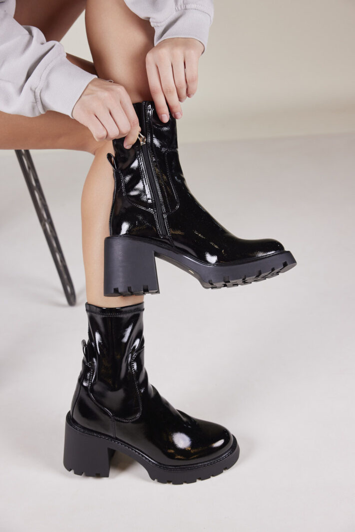 Chris 86 Black Pat (5)