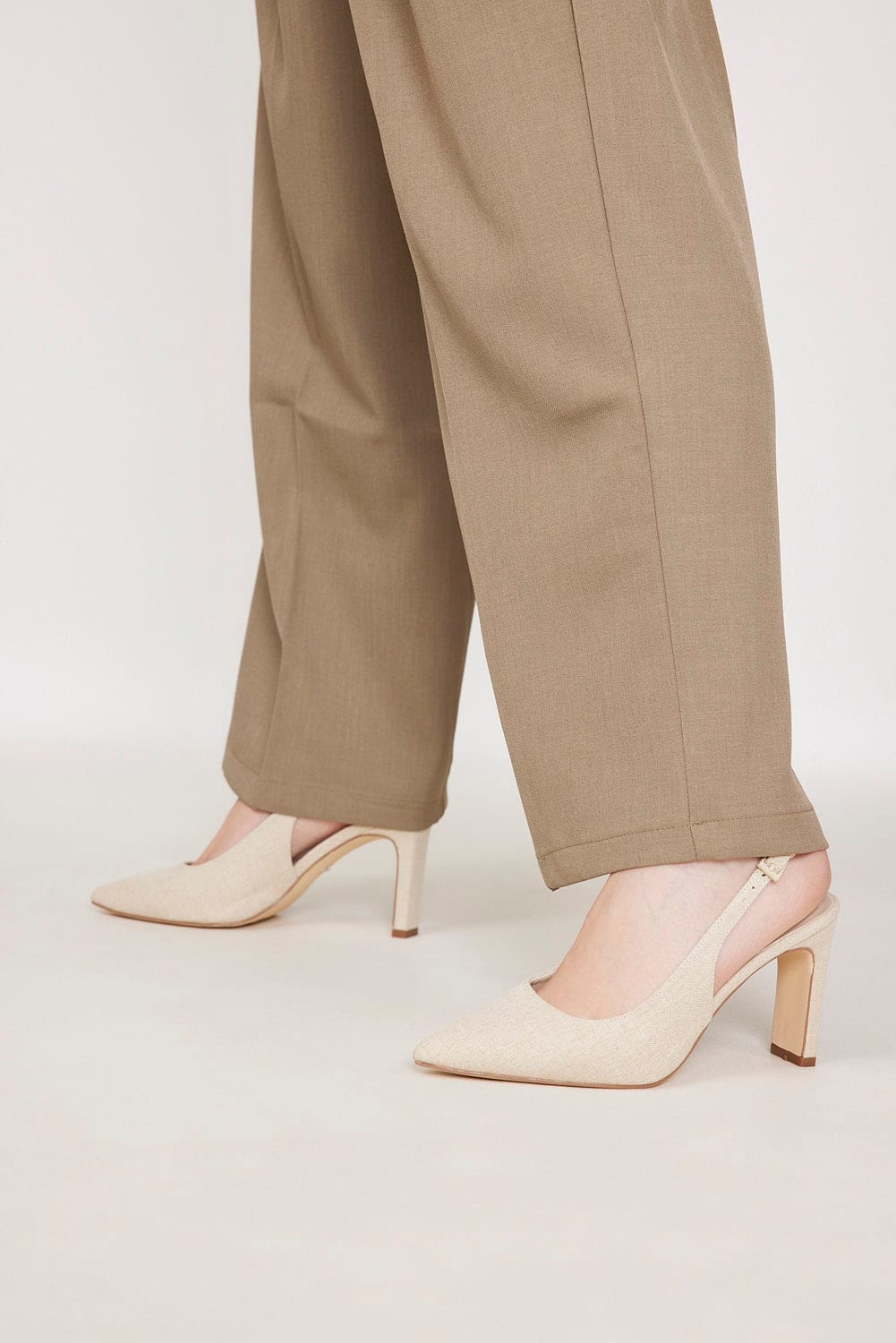 Leslie 9 Beige Fabric (3)