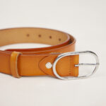 לוקה חגורת עור לנשים