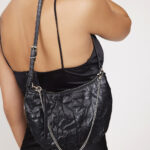 תיק צד מאי שחור מבריק (3)