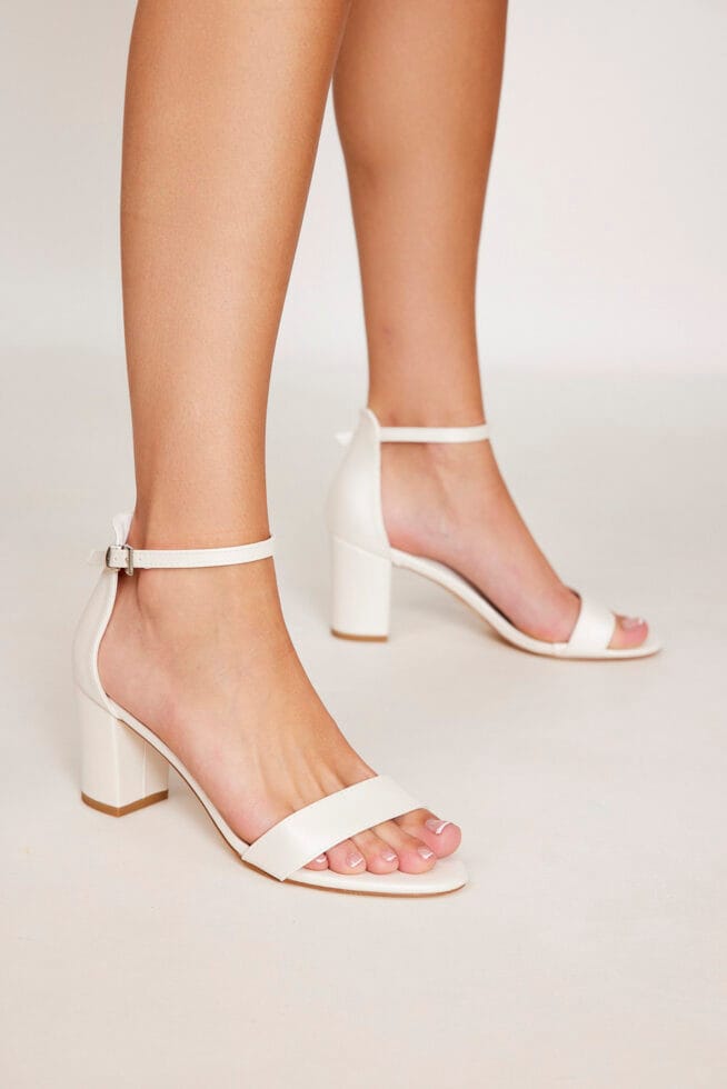 Caroline White (4)