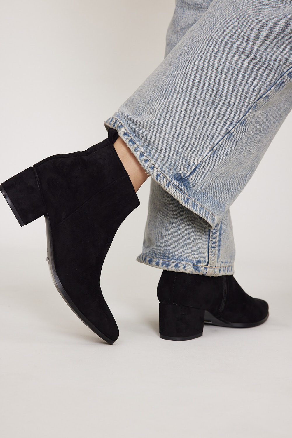 Hagar 2 Black Sw (3)