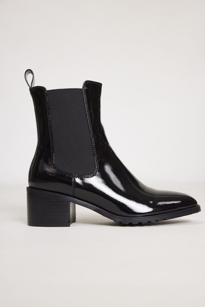 Maddie 150 Black Pat