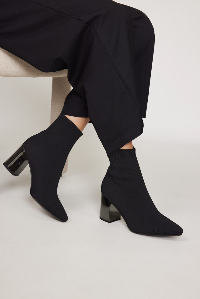 Justine 1 Black Black