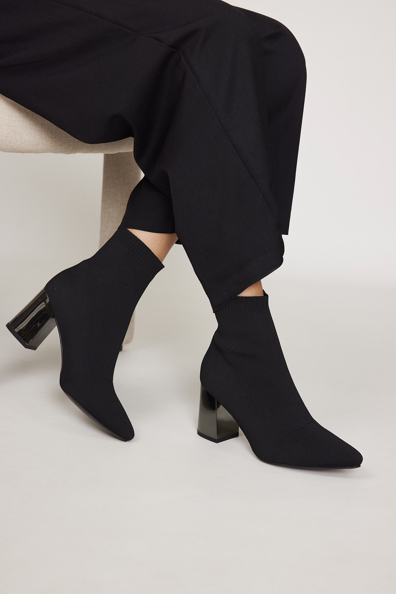 Justine 1 Black Black