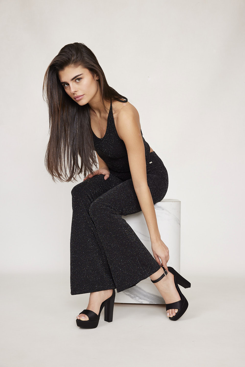 סנדל עקב גבוה עם פלטפורמה