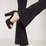 סנדל עקב גבוה עם פלטפורמה