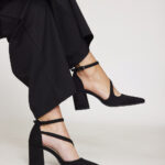 Lia Black Sw (2)