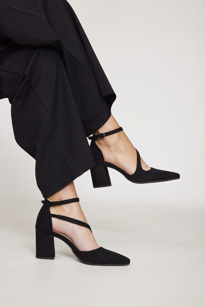 Lia Black Sw (2)