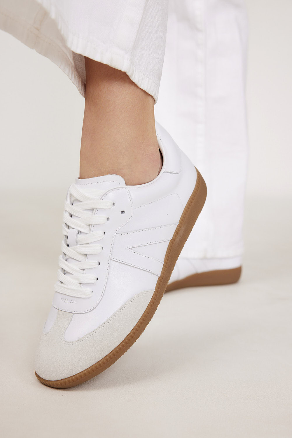 סניקרס Alpha White (2)