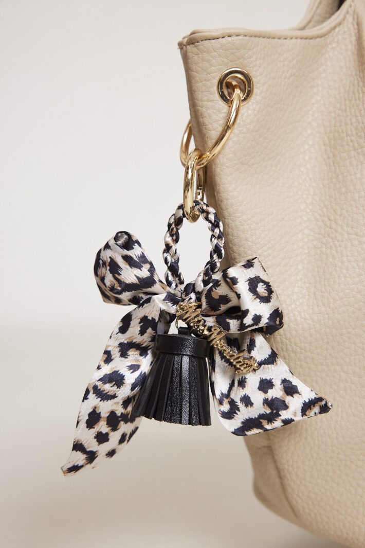 מחזיק מפתחות שחור (2)