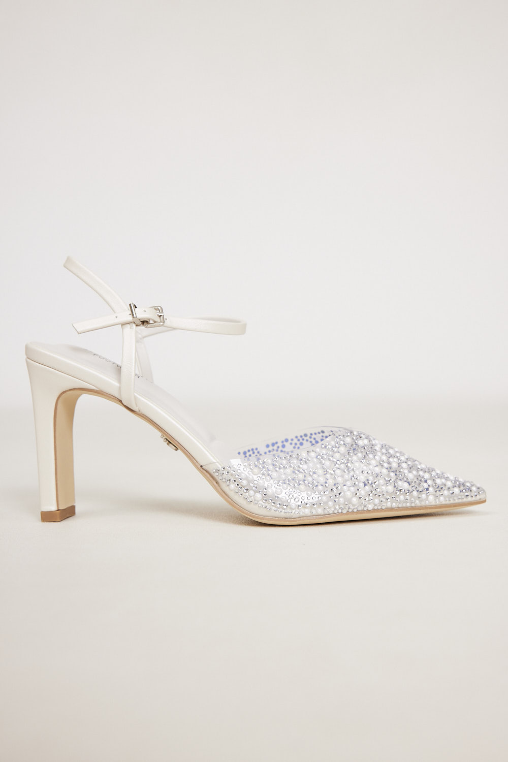 Leslie 11 Cream White