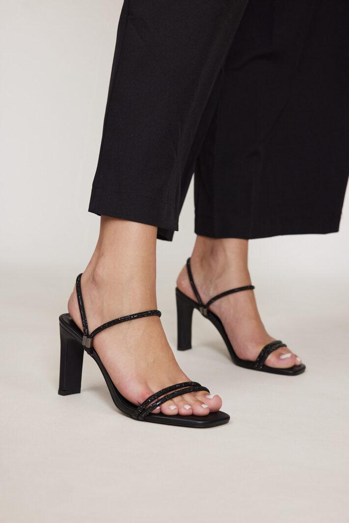 Emma 19 Black Black