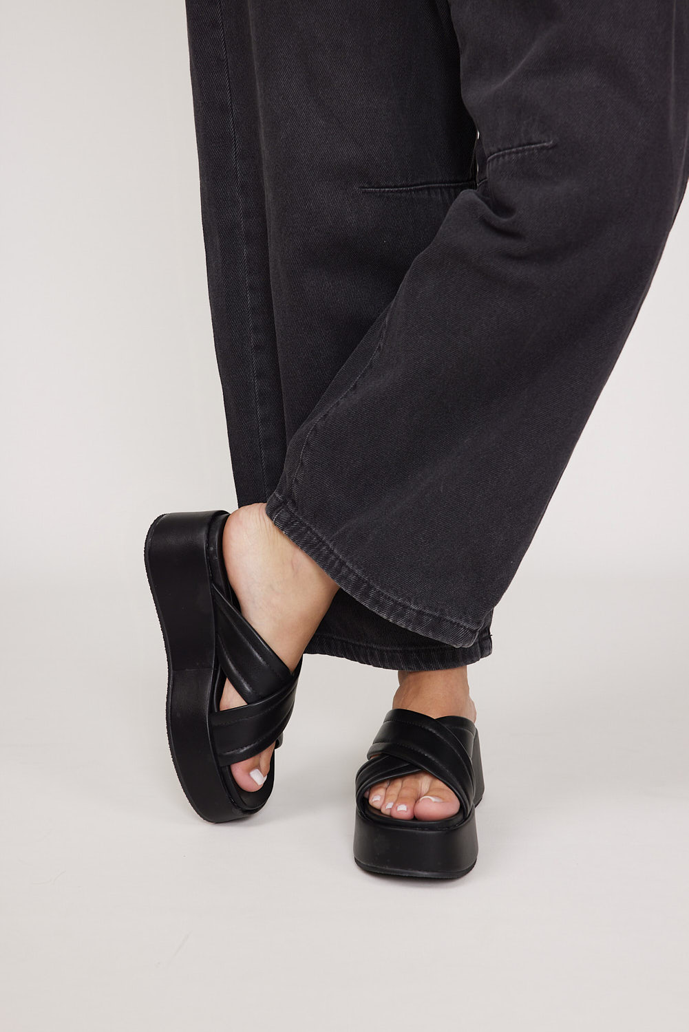 Oryan 2 Black Pu (2)