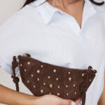 תיק פאוץ אליס חום (2)