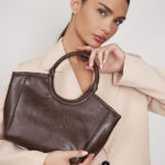 תיק צד ניבה חום