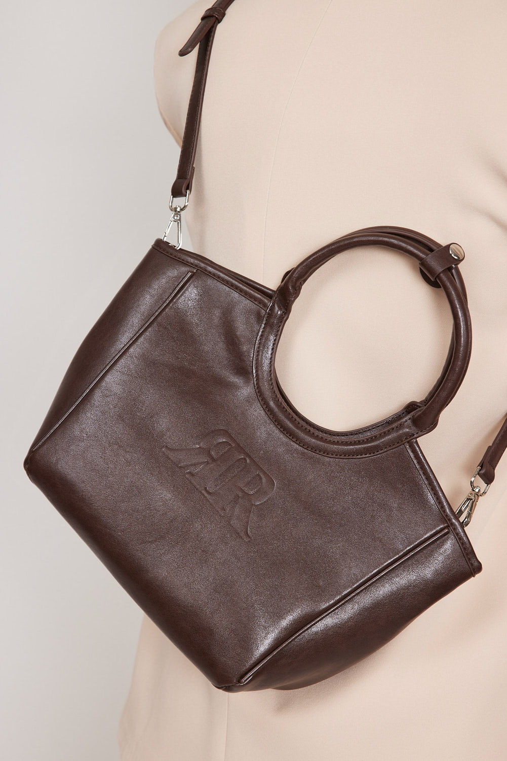 תיק צד ניבה חום (4)