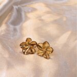 עגיל פרח זהב