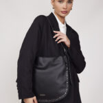 תיק צד לואיז שחור (2)