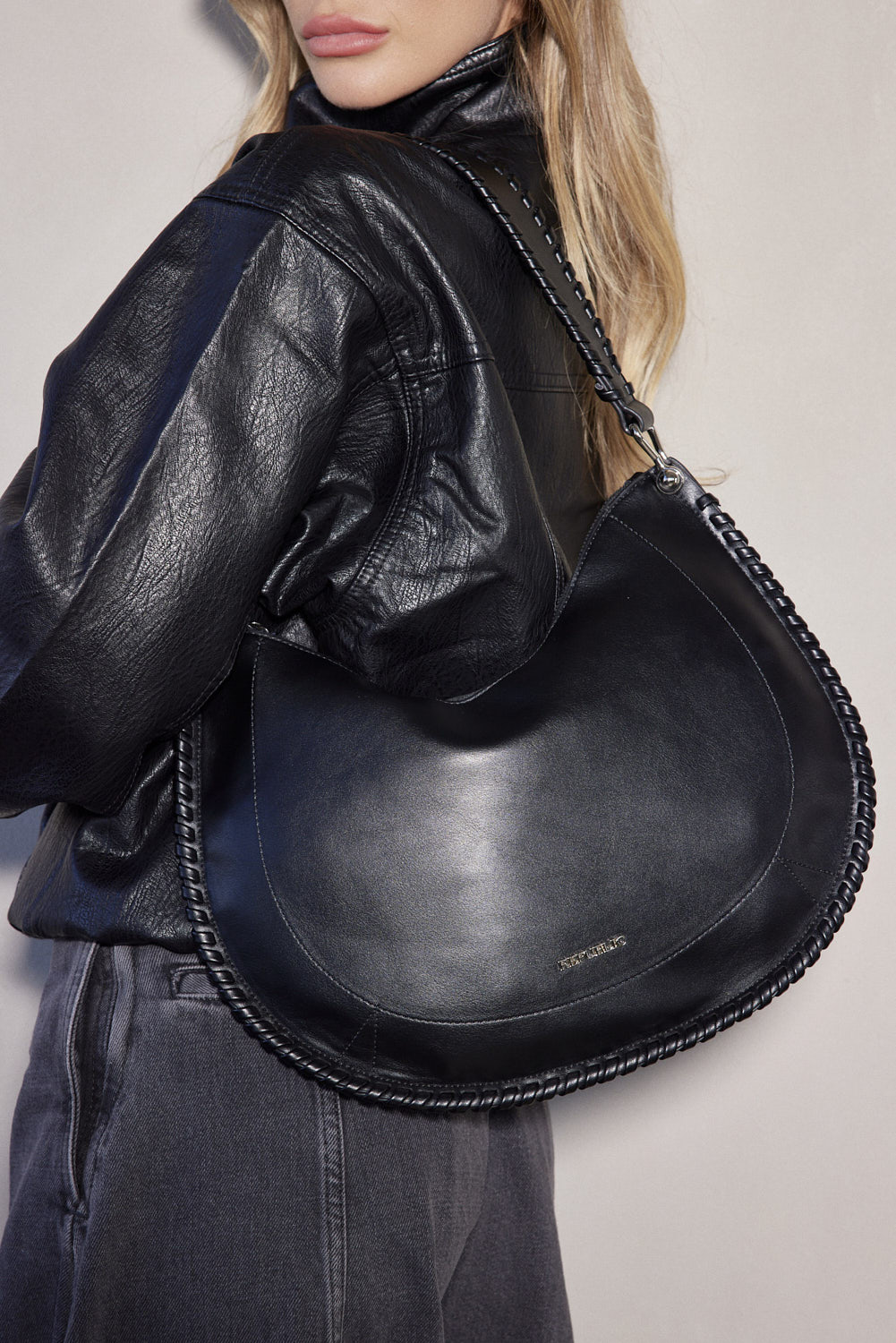 תיק צד ניקה שחור (2)