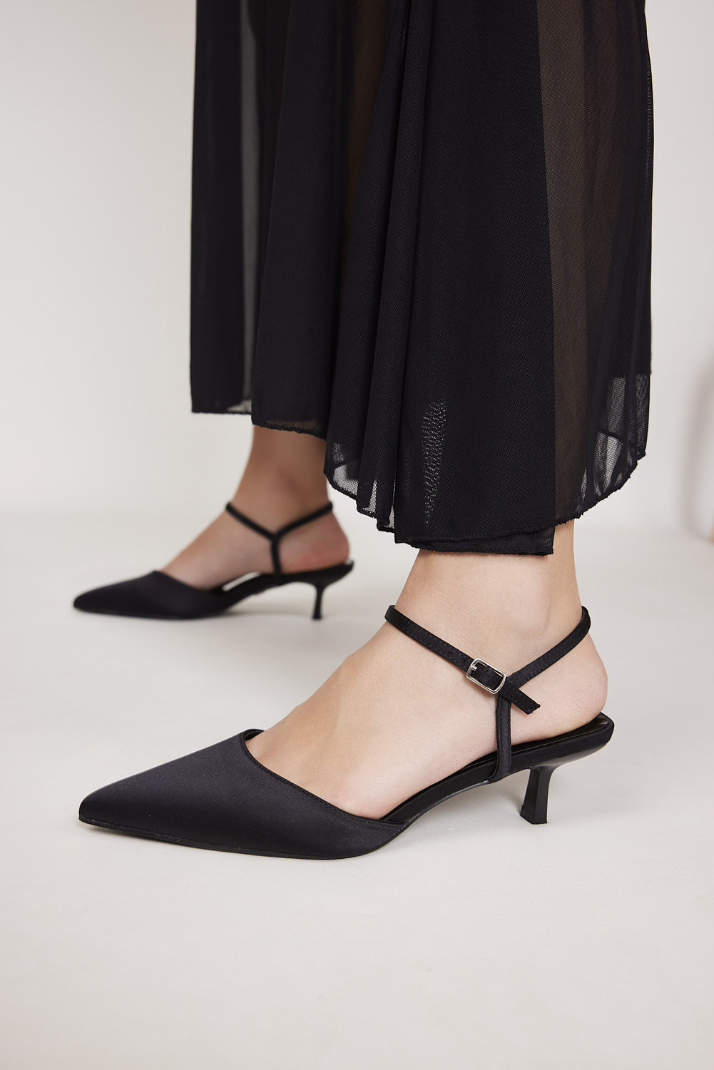 Adel 2 Black Silk (2)