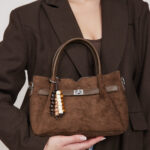 תיק צד שרלוט חום