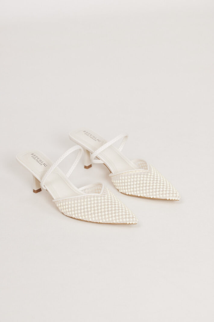 Taylor 12 Cream White (6)