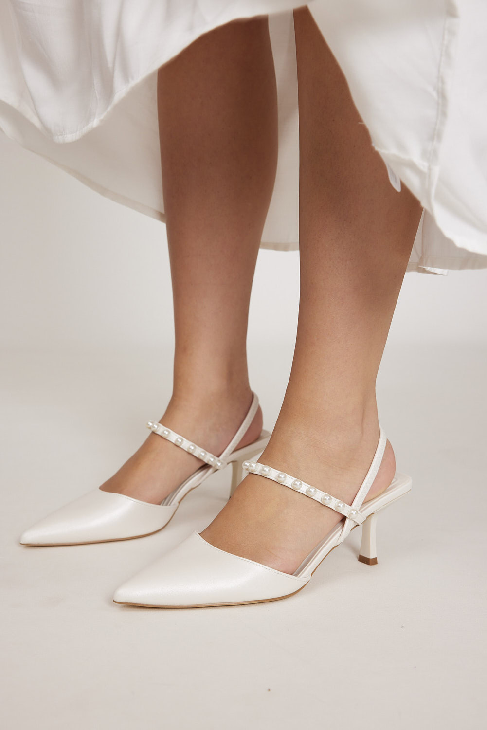 Taylor 16 Cream White