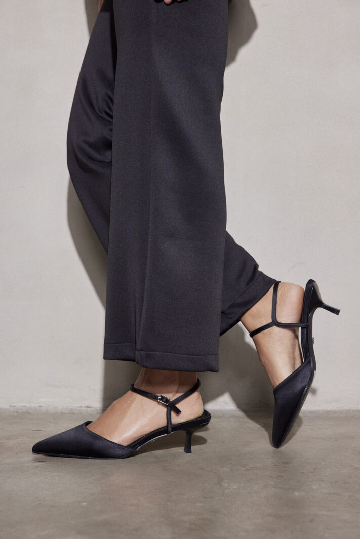 Adel 2 Black Silk (2)