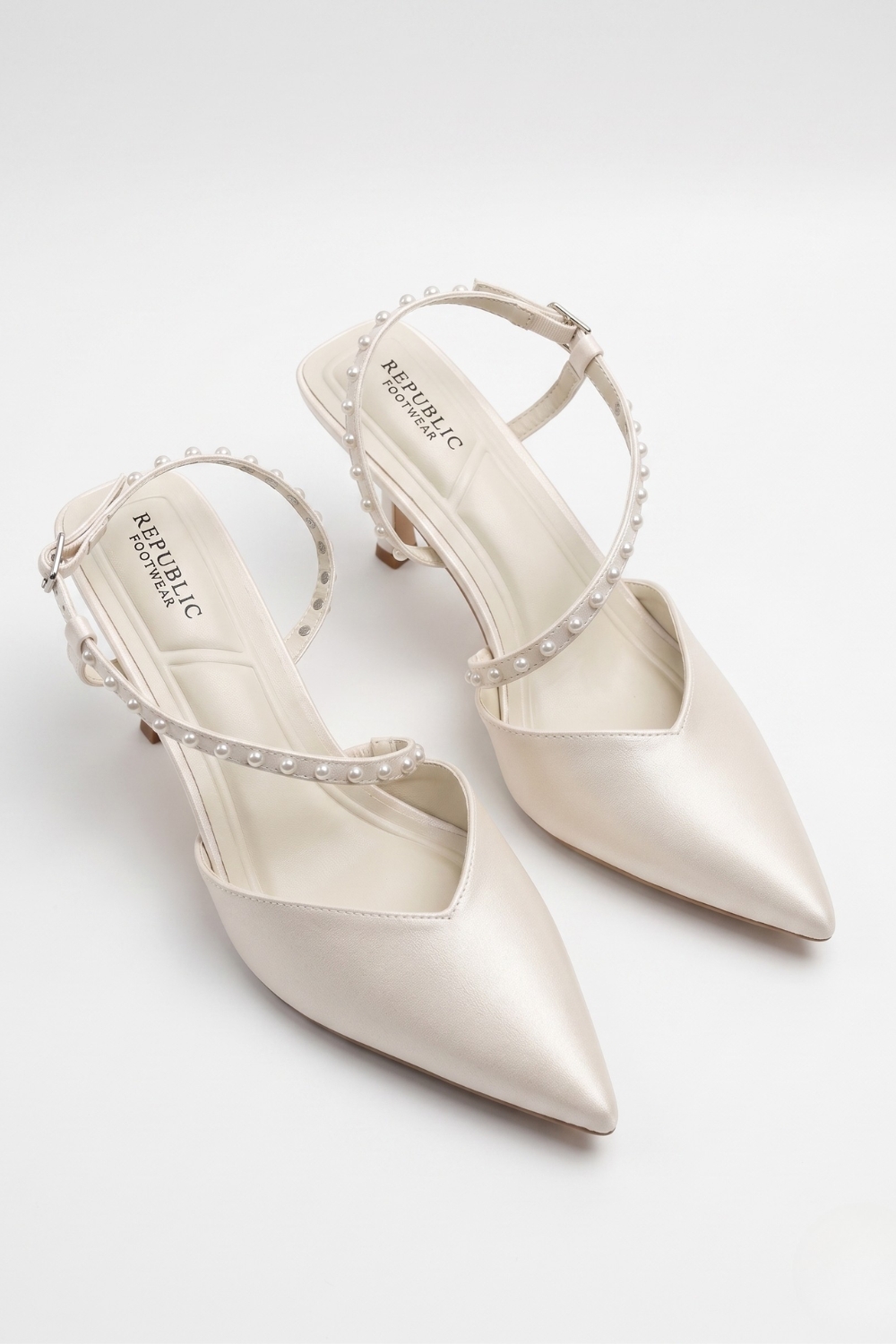 Taylor 17 Cream White (2)